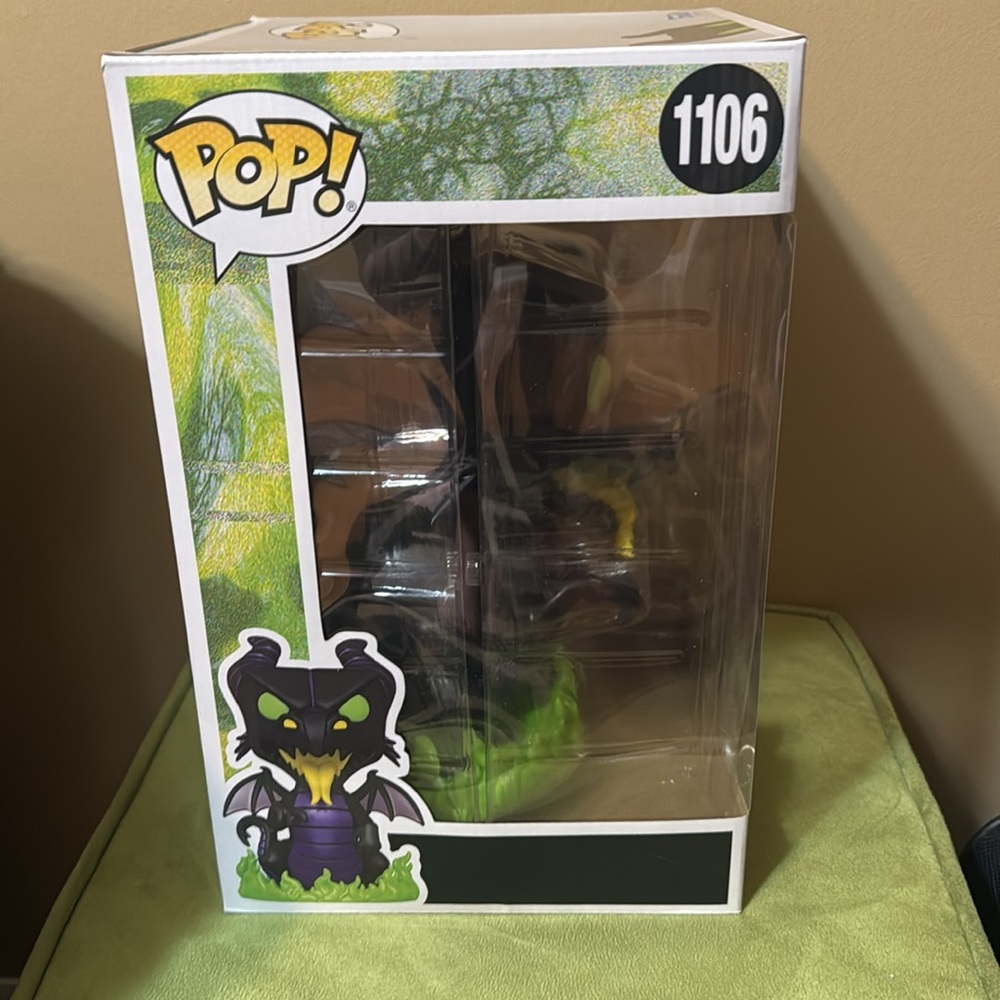 Funko Pop Jumbo: Villains - Maleficent Dragon - Picture 8 of 10